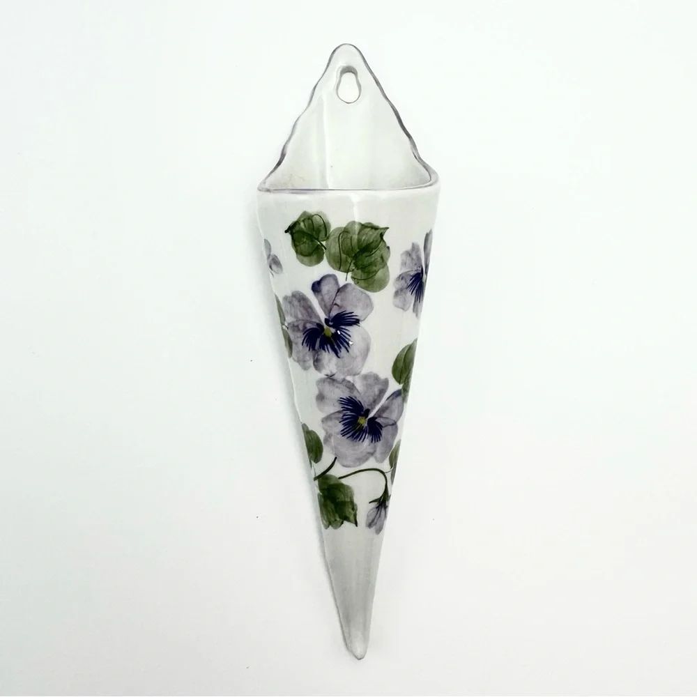 Delicate Purple Pansy Flowers Ceramic Wall Pocket Vase 9.5” Andrea by Sadek EUC